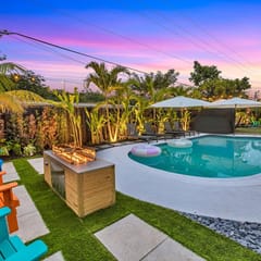 2 Homes Together, HTD pool, Jacuzzi, Fire pit