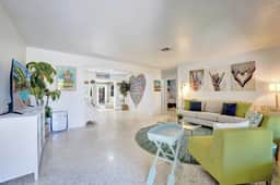 Tiki Lounge + Pool | 5 min to Beach & Las Olas - Image 2