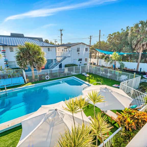 Hawksbill 101 | Beach Studio | Heated Pool - Imagem 1
