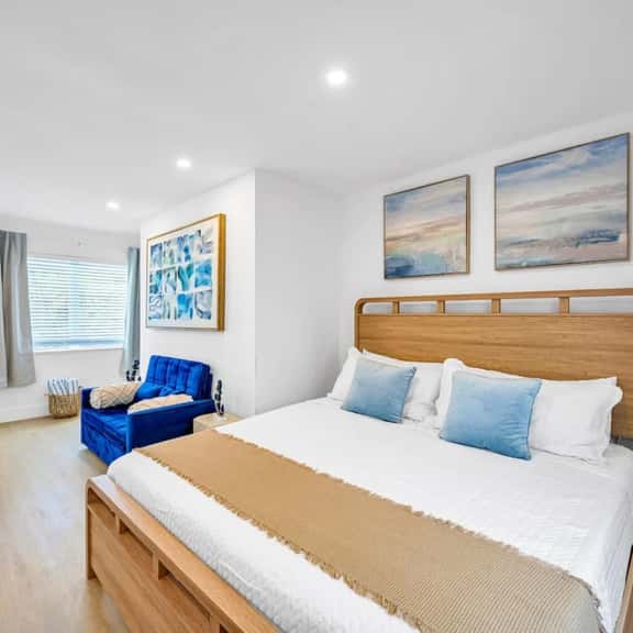 Kemp's Ridley 8- Oceanfront King Studio- HTD Pool - Image 1