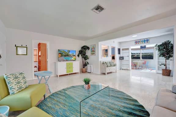 Tiki Lounge + Pool | 5 min to Beach & Las Olas - Image 5