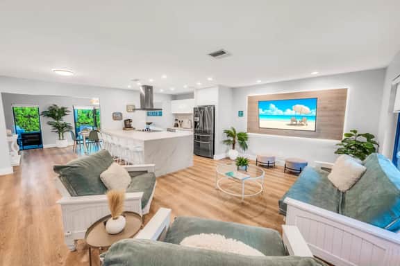 Luxury+ Fun | Heated POOL | Games | 15 min to FLL - Image 2