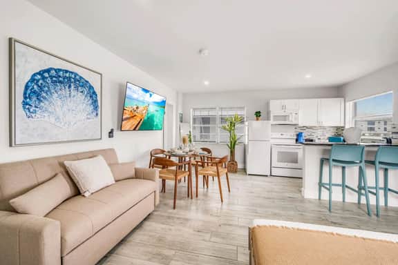 Hawksbill 201 | Beach Studio | Heated Pool - Imagem 2