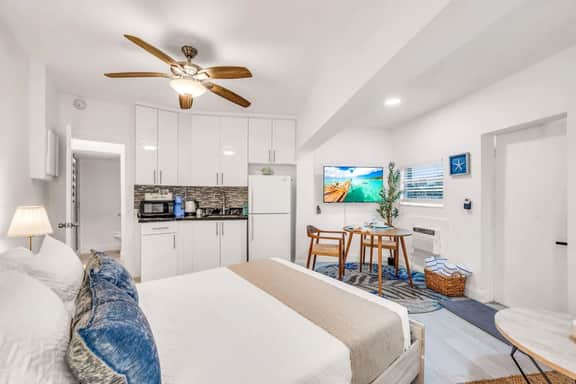 Hawksbill 101 | Beach Studio | Heated Pool - Image 5