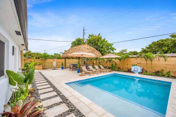 Island Vibe's Retreat | Pool, Tiki & Cold Plunge - Image 5